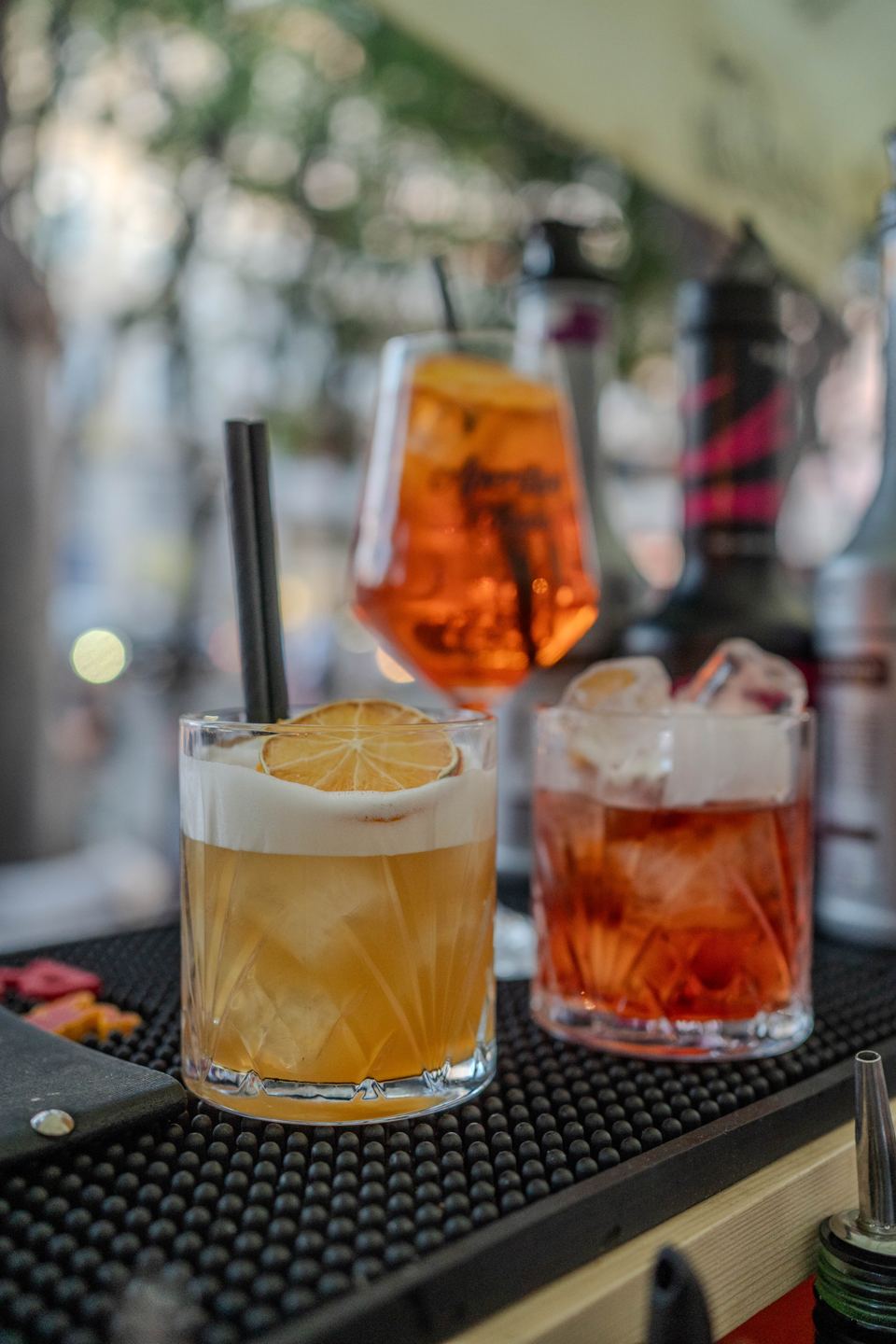 Cocktails an der Bar des Bistro Corso