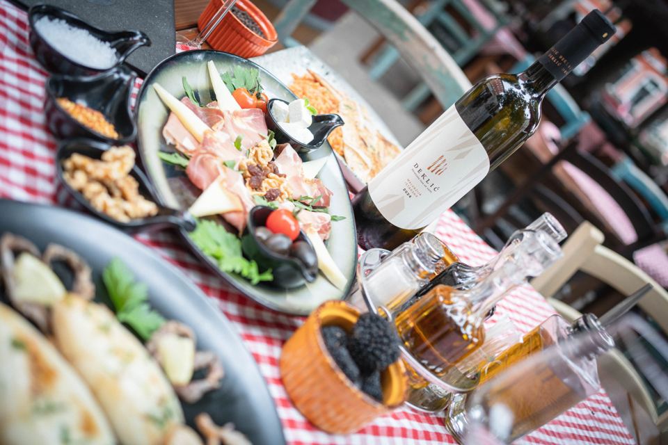 Istrian prosciutto and cheese platter with Istrian Malvazija wine